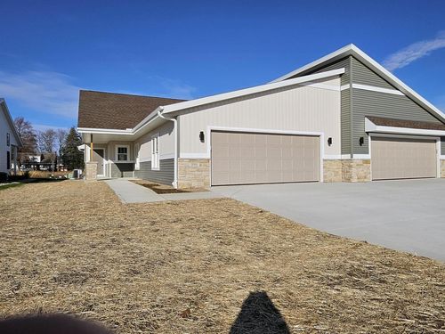 34-3717 Newcastle Drive Drive, Janesville, WI, 53546 | Card Image