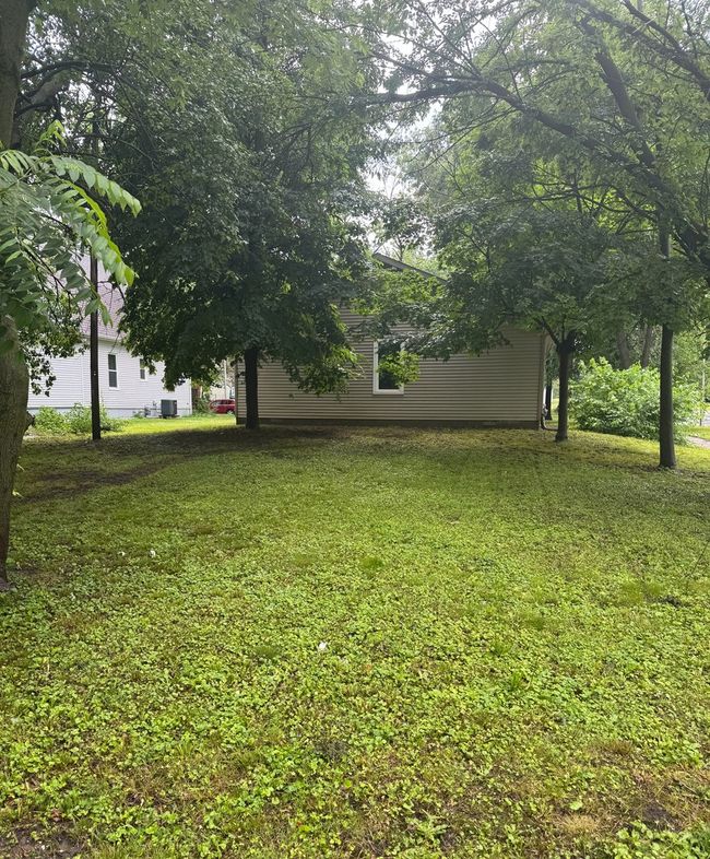 1312 N Hickory St, House other with 4 bedrooms, 2 bathrooms and 4 parking in Champaign IL | Image 22