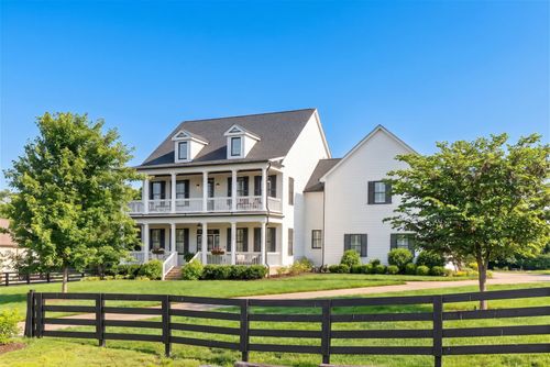 2130 Southern Preserve Ln, Franklin, TN, 37064-1647 | Card Image
