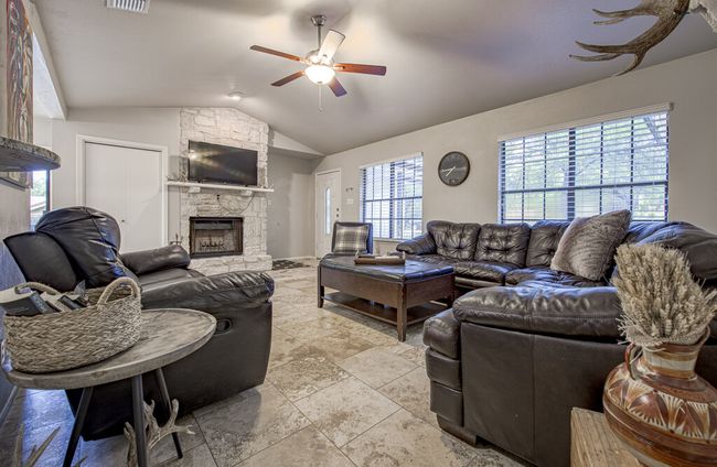 15100 N Flamingo Dr, House other with 3 bedrooms, 2 bathrooms and 4 parking in Austin TX | Image 10