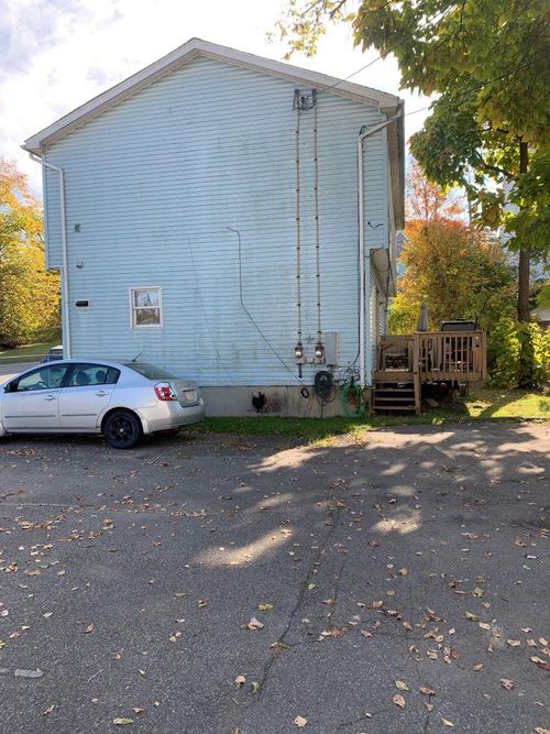 2-15 Essex St, Ellenville, NY, 12428-2103 | Card Image