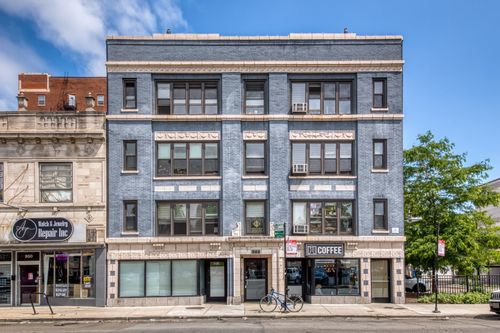 apt-103-944 Montrose Ave, Chicago, IL, 60613-1407 | Card Image