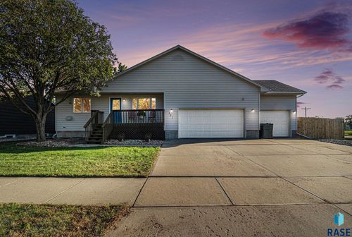 307 W Ramona St, Hartford, SD, 57033-2180 | Card Image