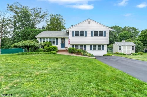 32 Sanford Dr, Randolph, NJ, 07869-2606 | Card Image