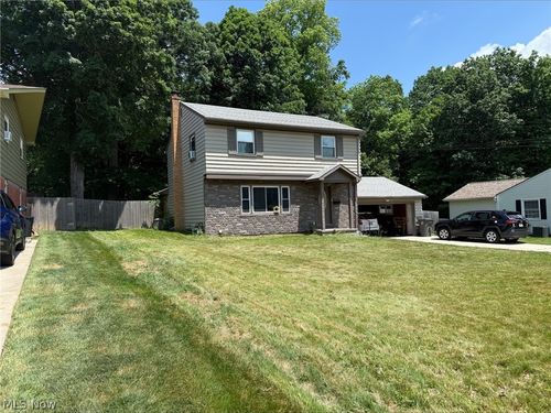 3330 Kingston Ln, Youngstown, OH, 44511-2032 | Card Image