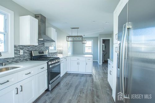 213 Summerhill Rd, Spotswood, NJ, 08884-1261 | Card Image