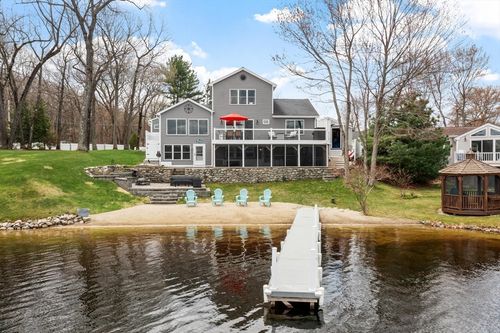 12 Johnson St, Lunenburg, MA, 01462-1605 | Card Image