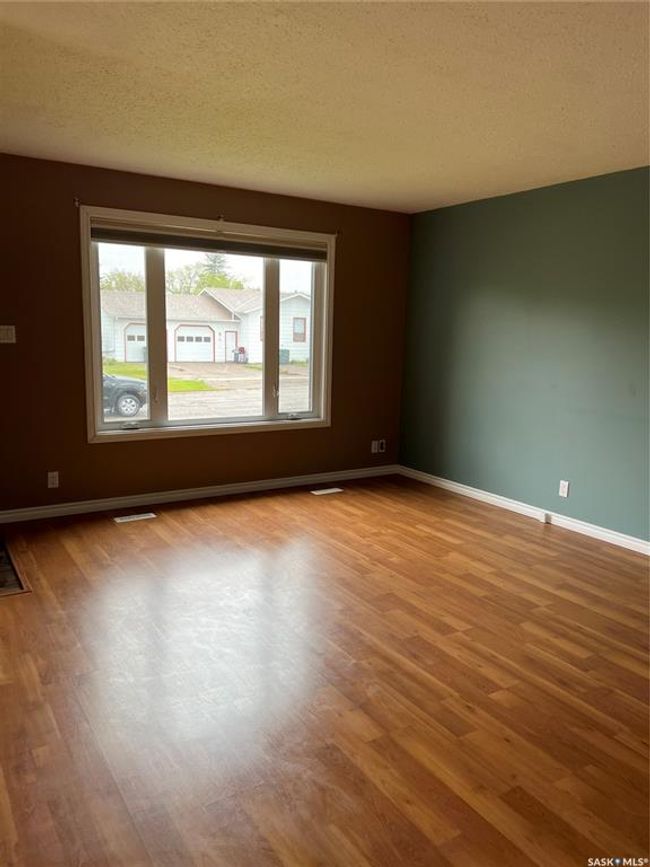 206 2 Nd St W, House other with 5 bedrooms, 2 bathrooms and 4 parking in Wilkie SK | Image 7