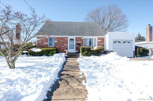 619 Franklin Ave, Massapequa, NY, 11758-4128 | Card Image