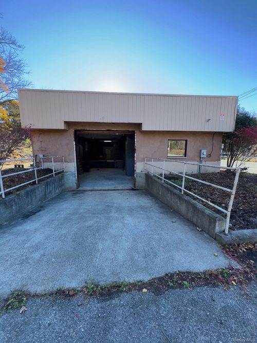 3480 State Route 208, Campbell Hall, NY, 10916-3415 | Card Image