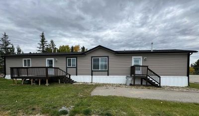 28 - 851 63 St, Home with 3 bedrooms, 2 bathrooms and 2 parking in Edson AB | Image 2