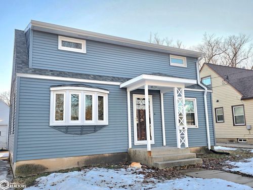 635 10th St Ne, Mason City, IA, 50401-2323 | Card Image