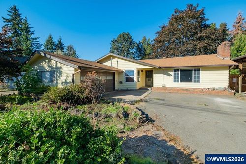 1091 Se 3rd Ave, Mill City, OR, 97360-2614 | Card Image