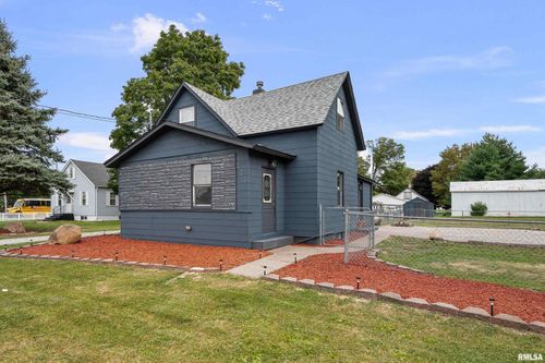 102 4th Ave, Sherrard, IL, 61281-7741 | Card Image