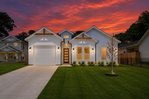 3711 Metropolitan Ave, Dallas, TX, 75210-1923 | Card Image