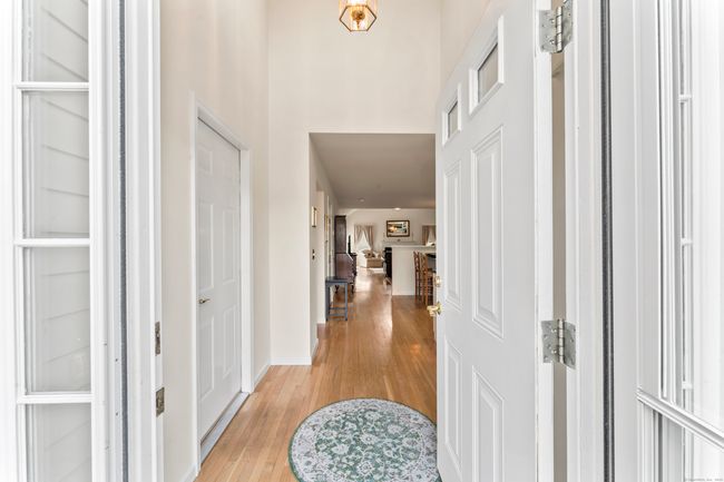 11 - 11 Saint George Pl, Condo with 2 bedrooms, 2 bathrooms and null parking in Sandy Hook CT | Image 5