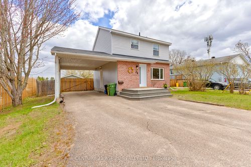2a Selkirk St, Petawawa, ON, K8H3C1 | Card Image