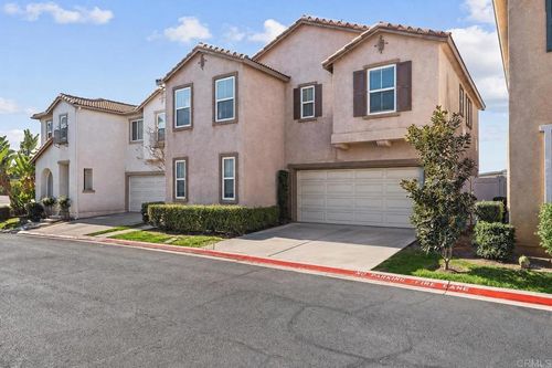 417 Swansea Gln, Escondido, CA, 92027-2919 | Card Image