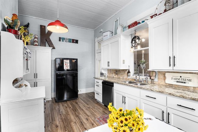 409 W Clark St, House other with 4 bedrooms, 2 bathrooms and 4 parking in Bartlett TX | Image 9