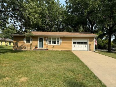 807 W Richardson Street, House other with 2 bedrooms, 1 bathrooms and null parking in Gallatin MO | Image 1