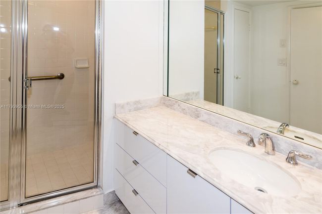 APT-404 - 10101 E Bay Harbor Dr, Condo with 2 bedrooms, 2 bathrooms and null parking in Bay Harbor Islands FL | Image 13