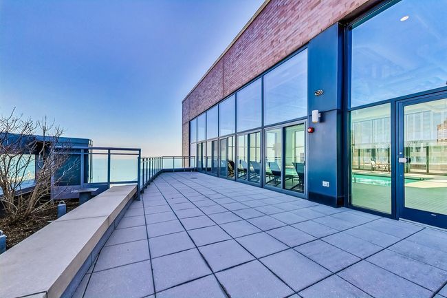 UNIT-1405 - 450 E Waterside Dr, Condo with 1 bedrooms, 1 bathrooms and 1 parking in Chicago IL | Image 46