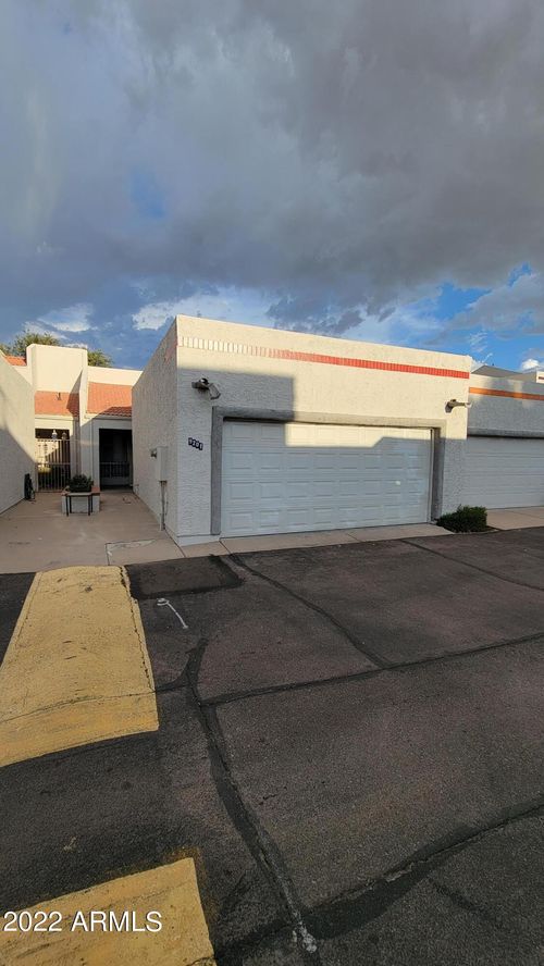 9201 N 47th Dr, Glendale, AZ, 85302-3615 | Card Image
