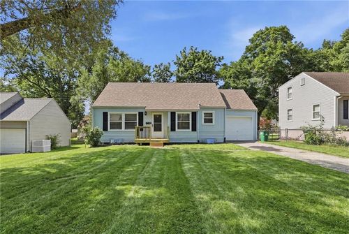 5311 W 50th Ter, Roeland Park, KS, 66205-1229 | Card Image