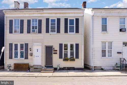 230 Park Pl, YORK, PA, 17401-2928 | Card Image