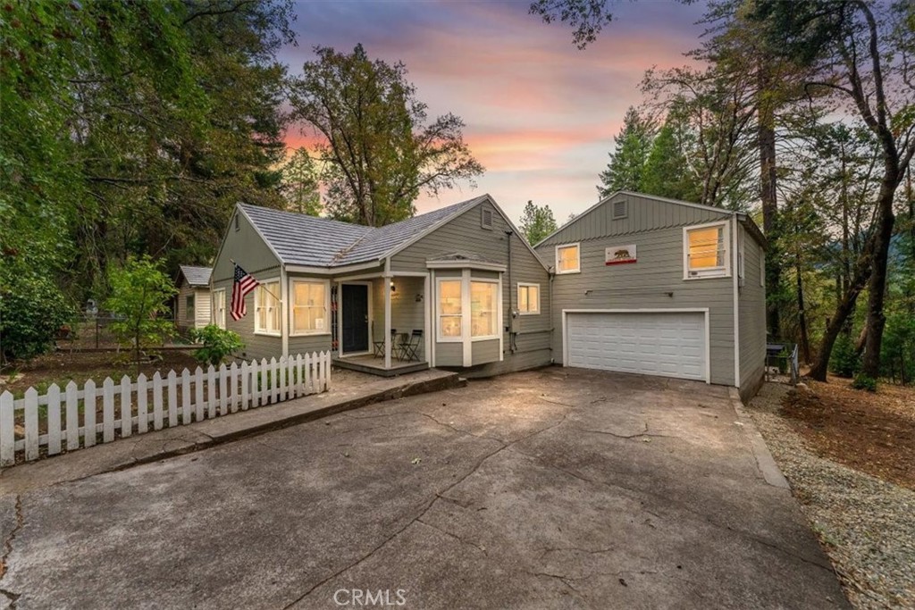 Residential Lease in Dunsmuir