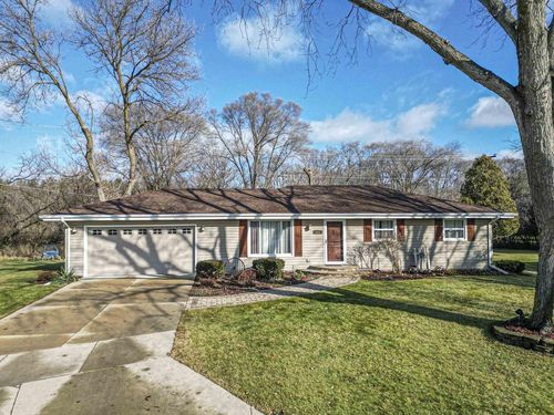 416 Colby Ct, Janesville, WI, 53546-1947 | Card Image