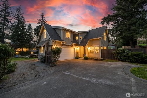 827 Northshore Dr, Bellingham, WA, 98226-8874 | Card Image