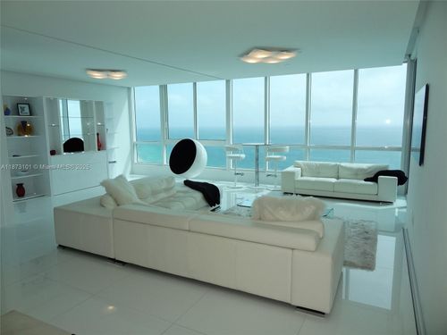 apt-3105-100 S Pointe Dr, Miami Beach, FL, 33139-7387 | Card Image