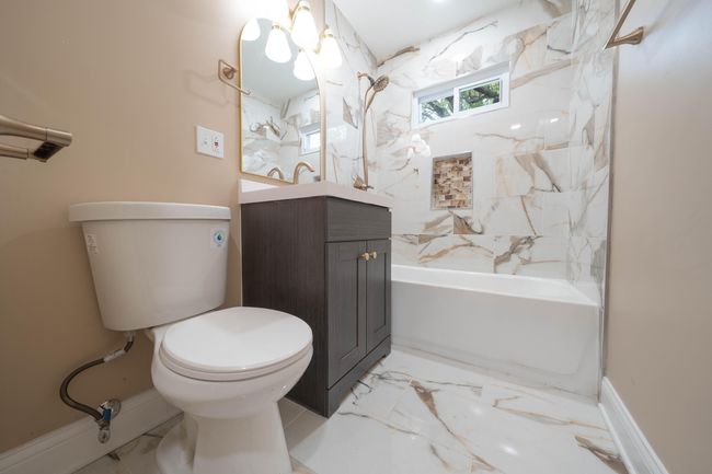 Bathroom A 1 | Image 4