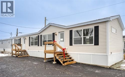 24 Regina, Lakeshore, ON, N8N2P4 | Card Image