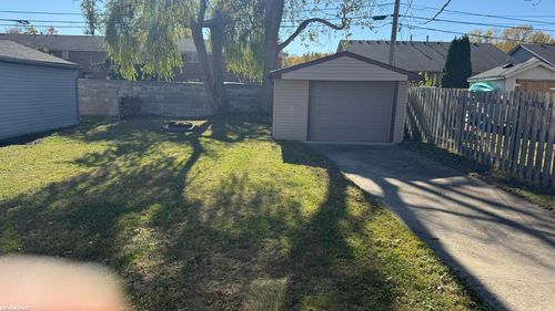 26098 Lamour St, Harrison Township, MI, 48045-3253 | Card Image