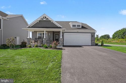 806 Greenwich Ln, SHIPPENSBURG, PA, 17257-8569 | Card Image