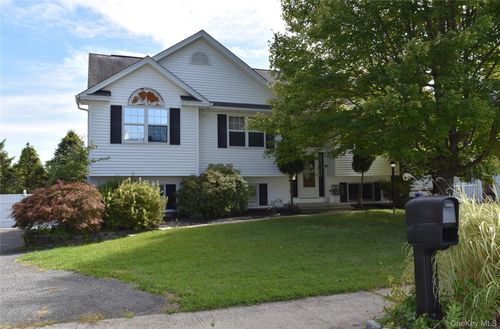 21 Walden Estates Rd, Walden, NY, 12586-3400 | Card Image