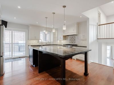 2311 Nikanna Rd, House other with 4 bedrooms, 3 bathrooms and 4 parking in Mississauga ON | Image 2