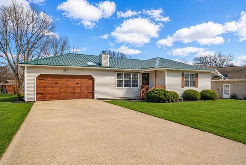106 S Elm St, Blue Eye, MO, 65611-8208 | Card Image
