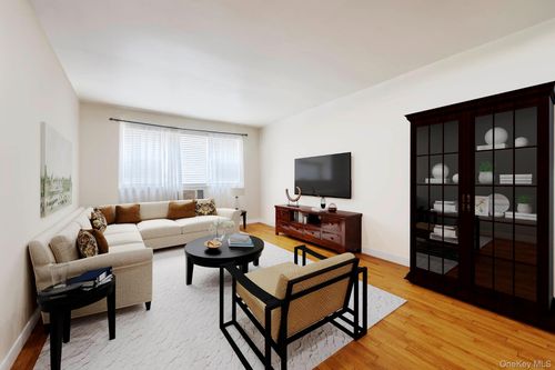 4204 Oneida Ave, Bronx, NY, 10470-2132 | Card Image