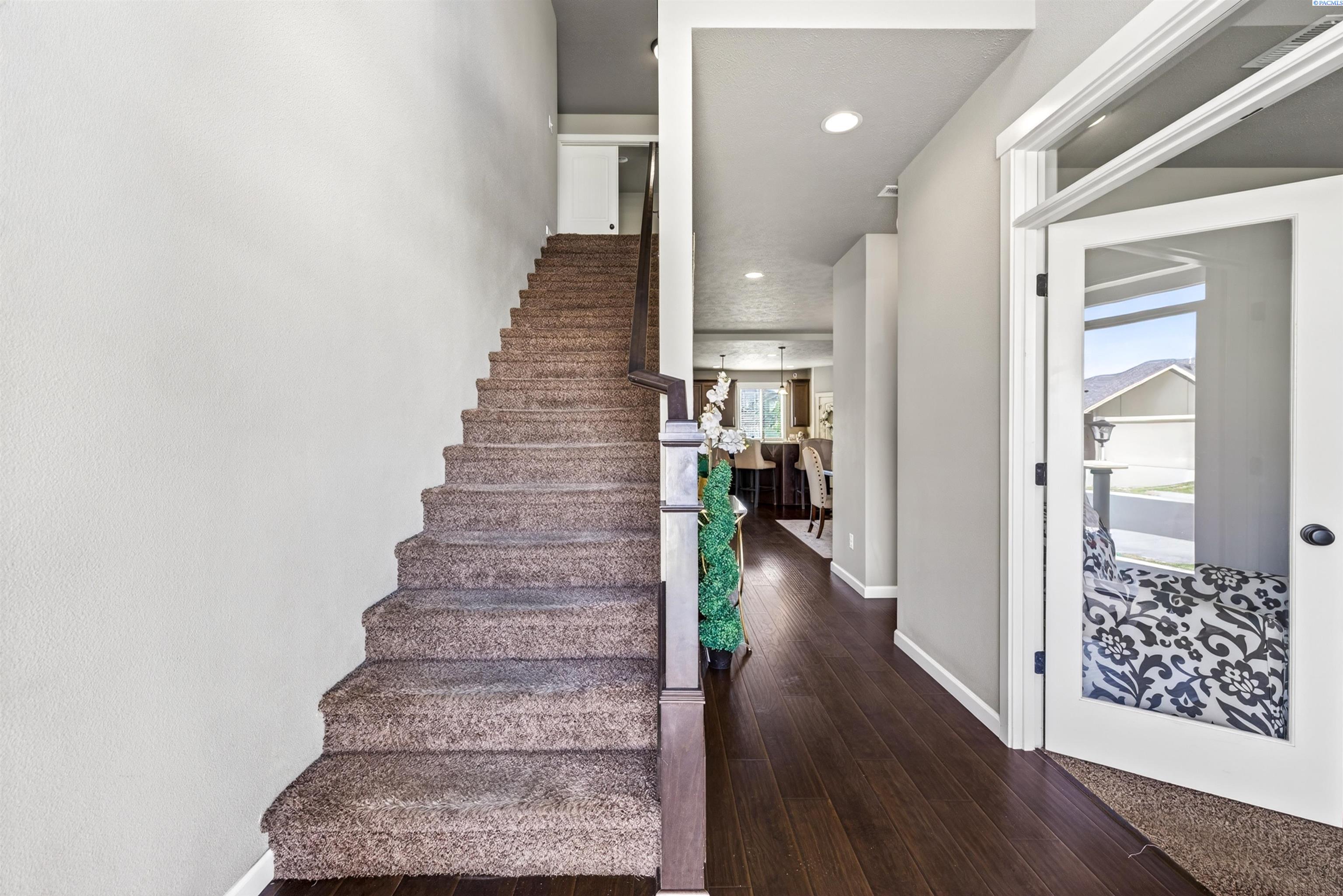 Residential in Sunnyside 4
