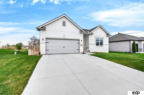 20882 Camelback Ave, Gretna, NE, 68028-5101 | Card Image