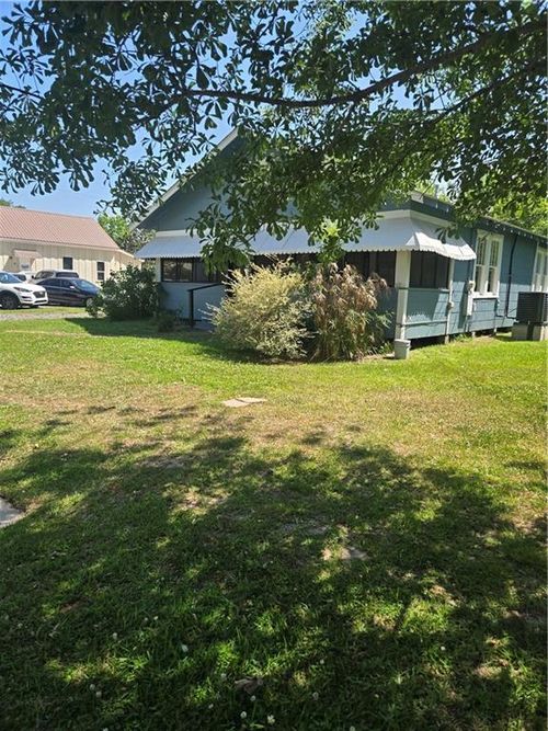 2130 Jefferson St, Mandeville, LA, 70448-5821 | Card Image