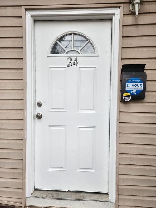 24 Wayne St, Staten Island, NY, 10310-1421 | Card Image