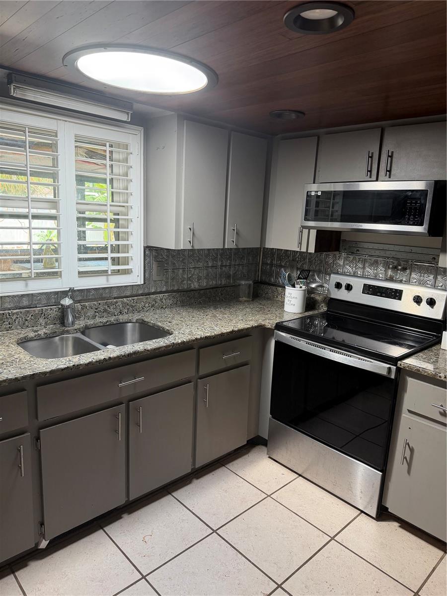 Residential in PORT ORANGE 3