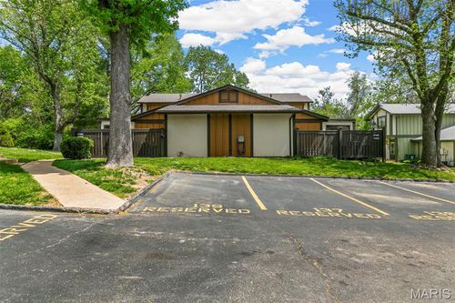 11166 Whispering Oaks Dr, Saint Louis, MO, 63136-5827 | Card Image