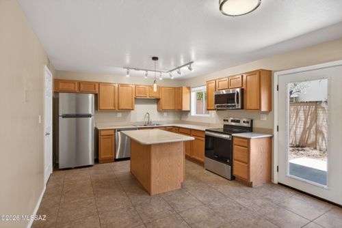 c-904 N Desert Ave, Tucson, AZ, 85711-2035 | Card Image