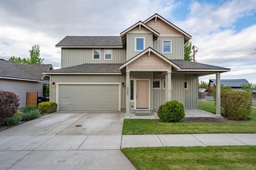 3062 Red Oak Dr, Bend, OR, 97701-7060 | Card Image