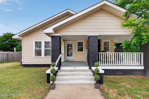 301 E Divine St, Dunn, NC, 28334-5307 | Card Image